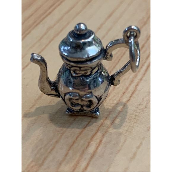.925 Vintage Victorian Coffee Pot Sterling Silver Jewelry Charm - Picture 1 of 7